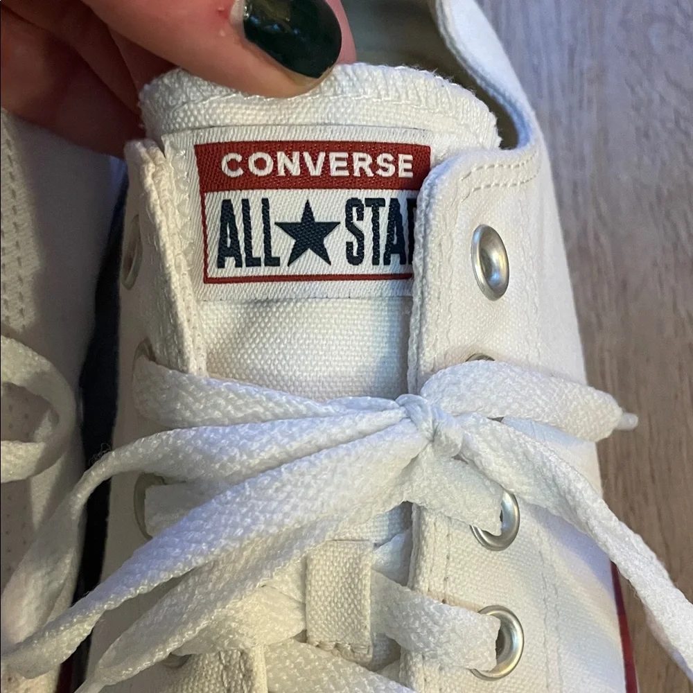 Converse White Low Top Sneakers - Picture 3 of 7